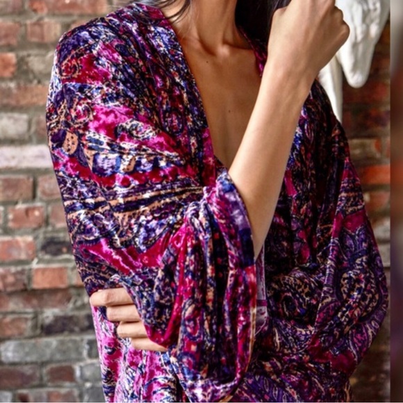 Stunning NWT Free People Enchanted Robe - Picture 6 of 6